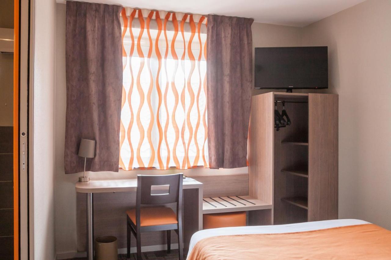 Logis Hotel Les Voyageurs Lezoux エクステリア 写真