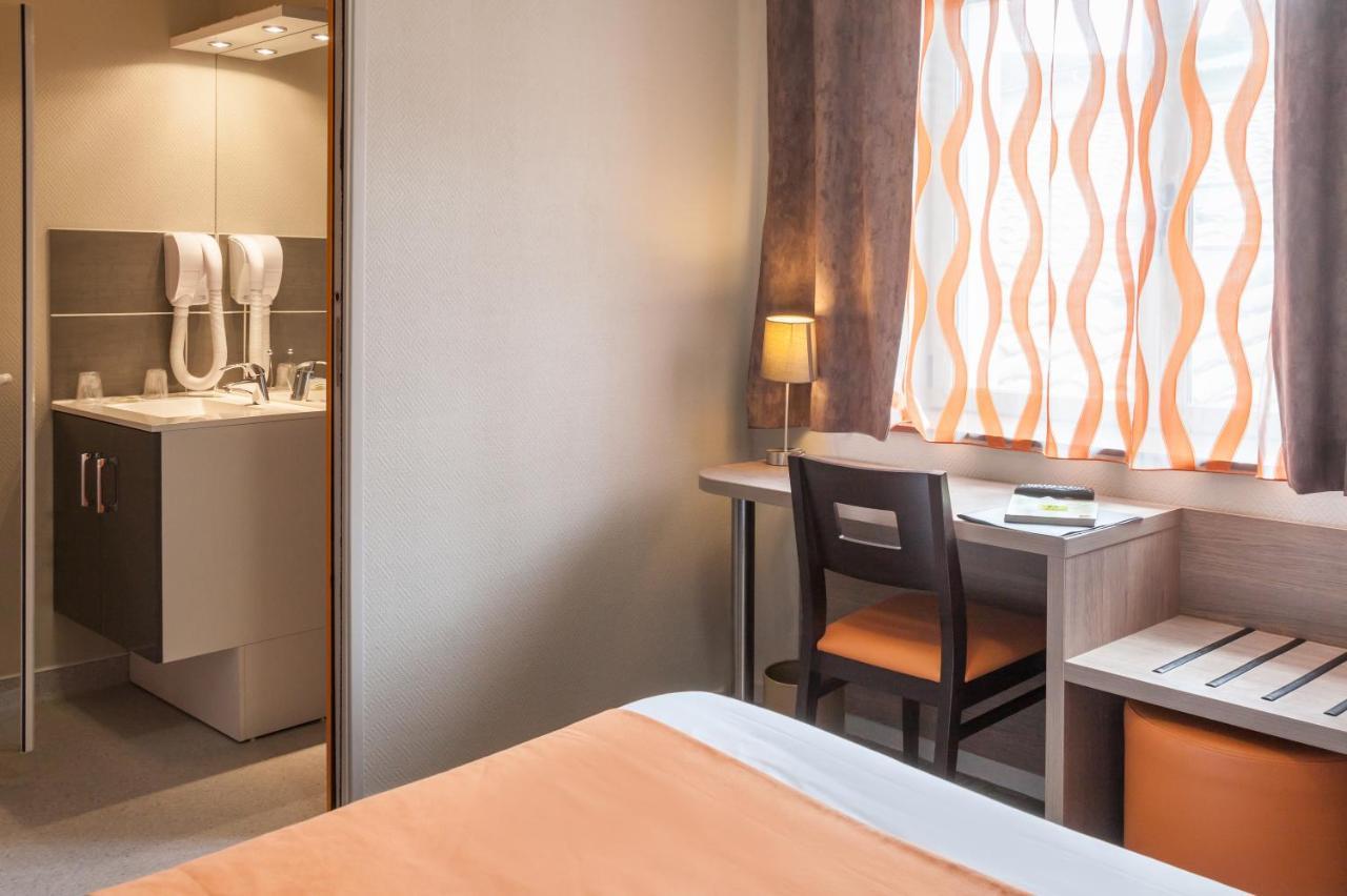 Logis Hotel Les Voyageurs Lezoux エクステリア 写真