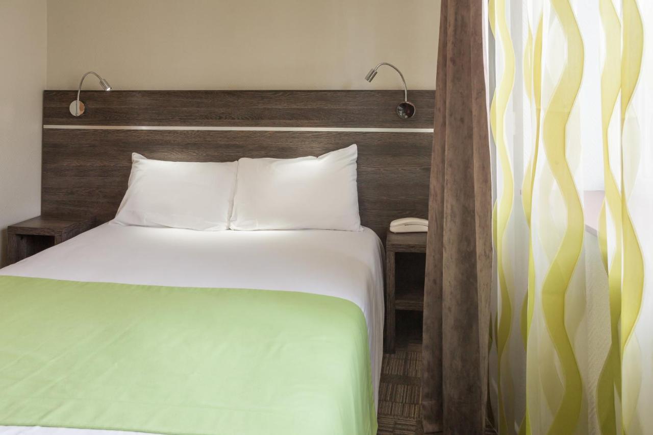Logis Hotel Les Voyageurs Lezoux エクステリア 写真