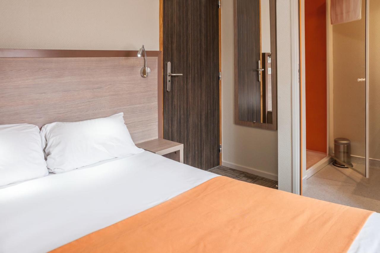 Logis Hotel Les Voyageurs Lezoux エクステリア 写真